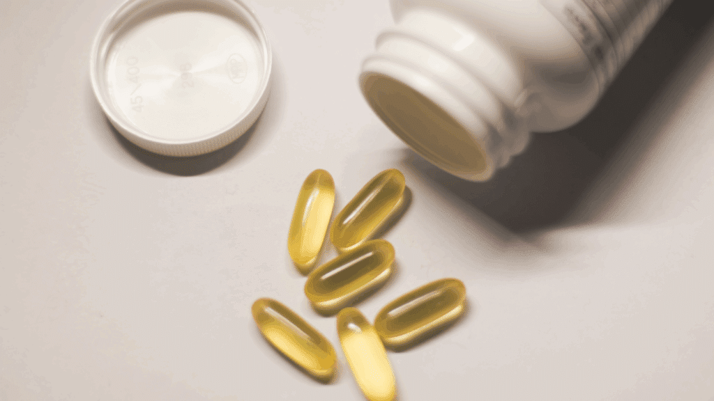 An image of a supplement and a canister